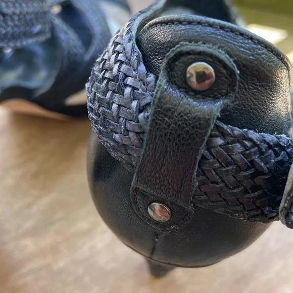 Rare! Stuart Weitzman Smooth + Woven Leather Stiletto Sandals Women's Size 9.5 - Picture 13 of 15